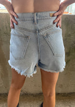 Load image into Gallery viewer, Cello High Rise Mom Short - Light Denim
